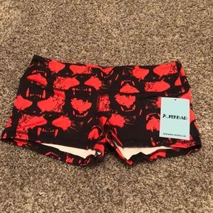 Fleo Short “Animal Attack”